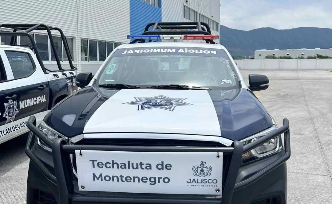 Techaluta: Estafan a policías; entregan 200 mil pesos y armas